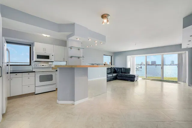 Residence photo 9