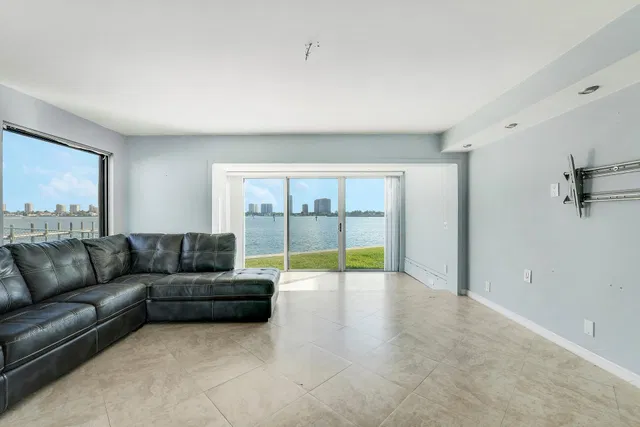 Residence photo 13