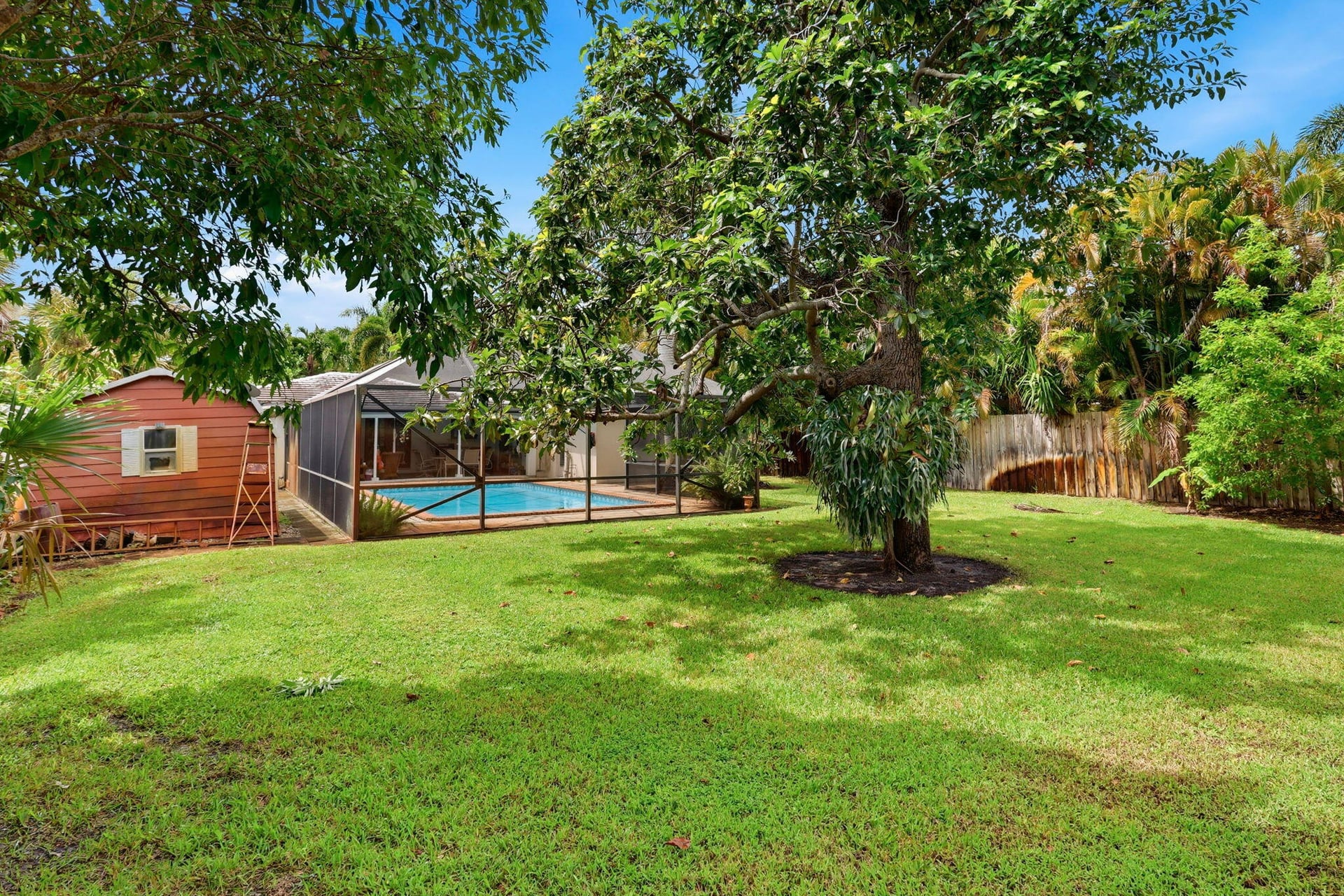 Palm Trail Delray Beach Residence photo 27