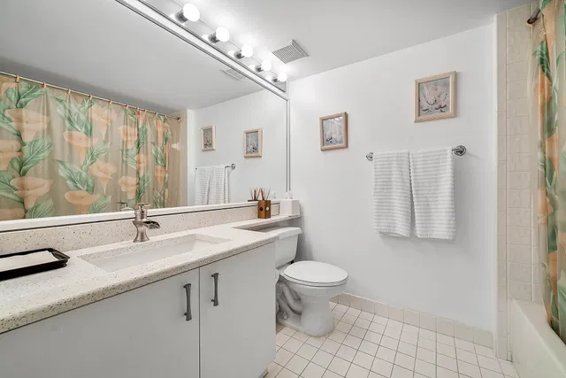 Unit 402 photo 22