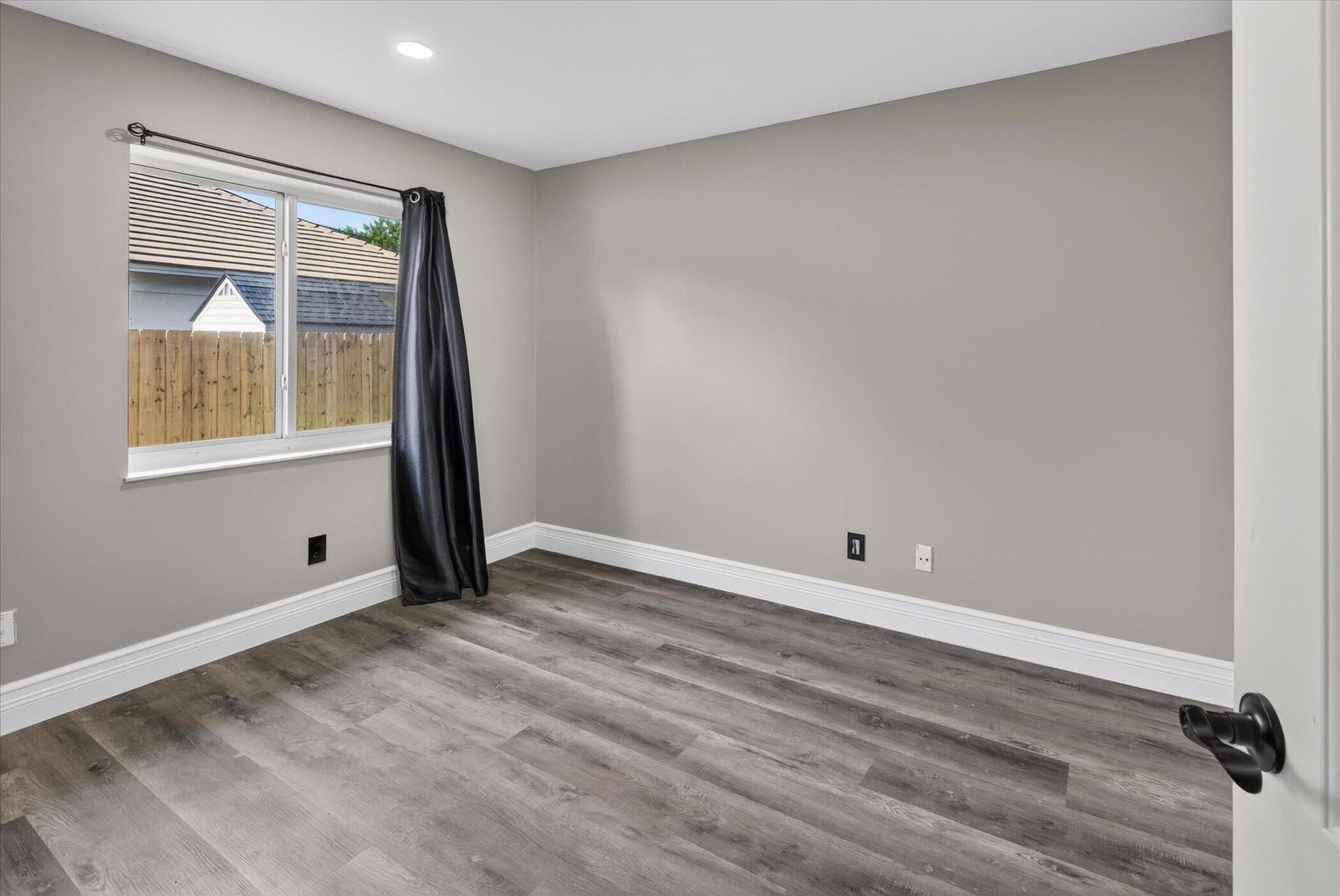 Residence photo 32