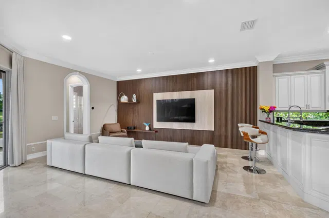  Residence photo 24