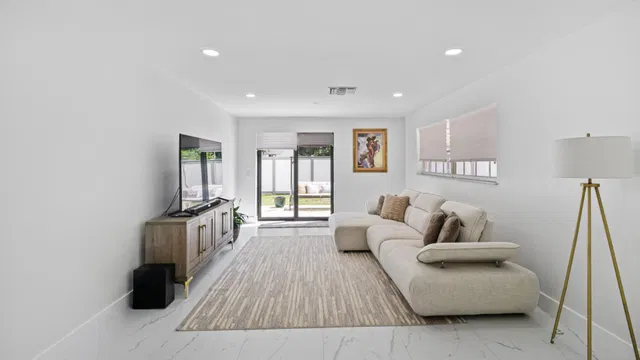 Residence photo 4