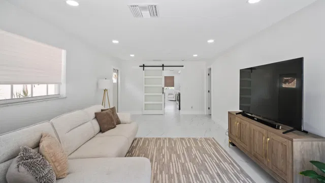 Residence photo 5