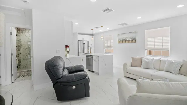 Residence photo 10