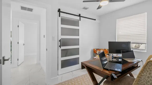Residence photo 18