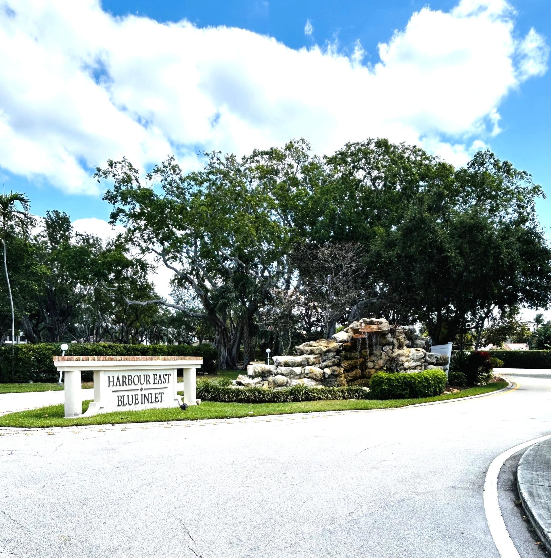 Unit 2310 photo 3