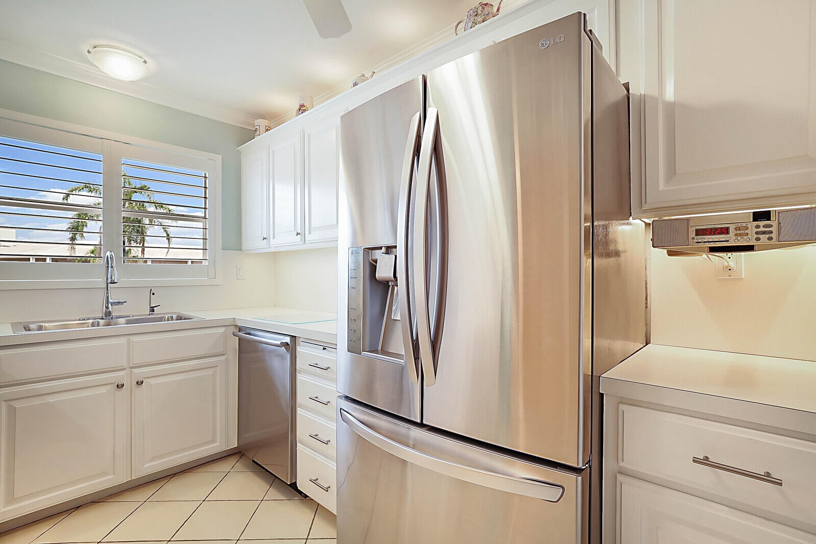 Unit 2310 photo 8