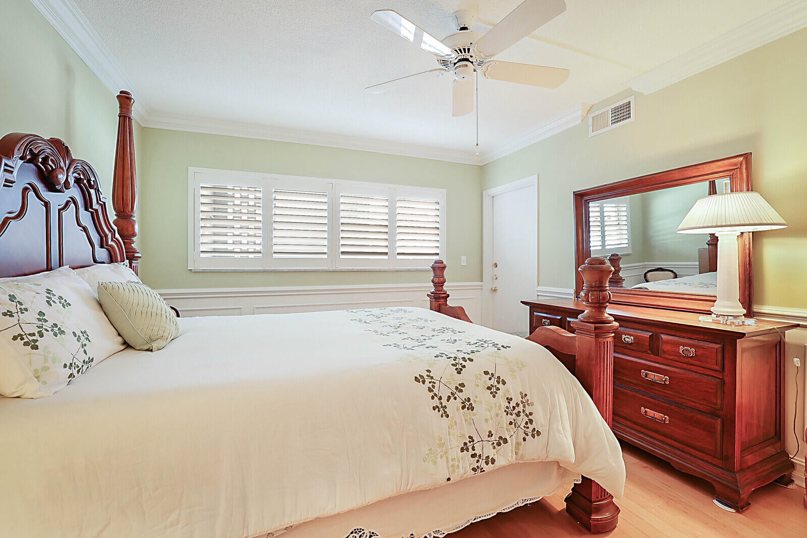 Unit 2310 photo 22
