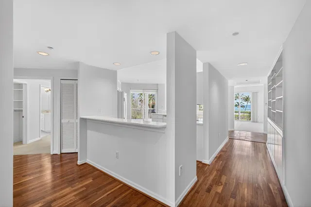 Unit 222 photo 12