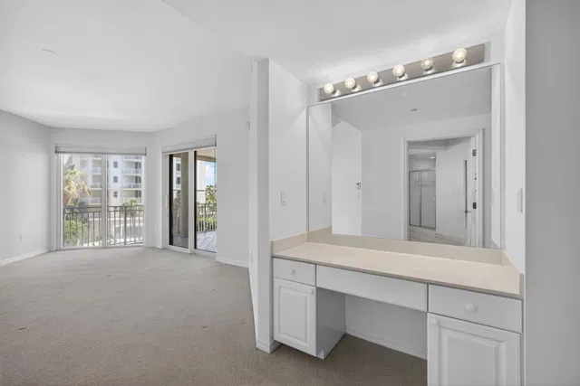 Unit 222 photo 14