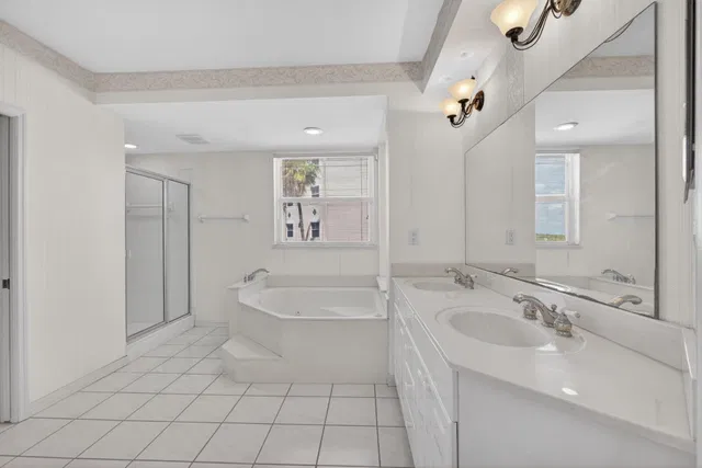 Unit 222 photo 15