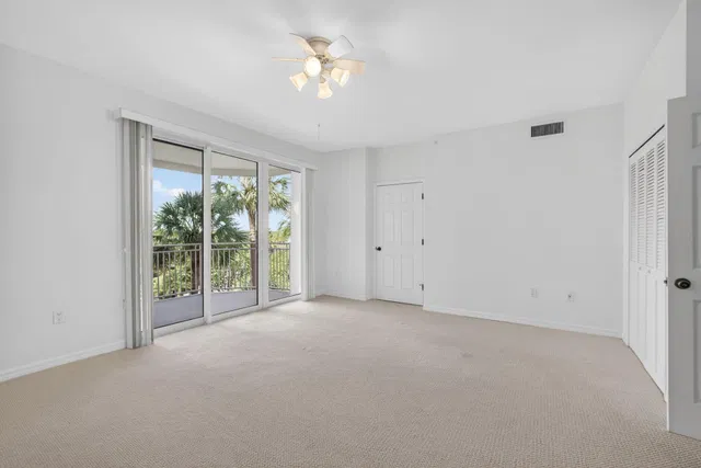 Unit 222 photo 17
