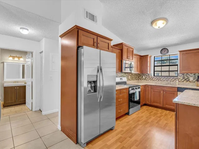 Unit L218 photo 7