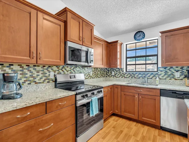 Unit L218 photo 11