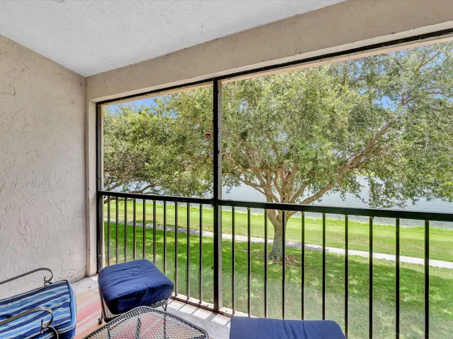 Unit L218 photo 19