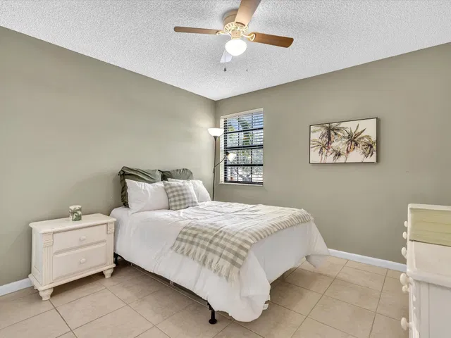 Unit L218 photo 24