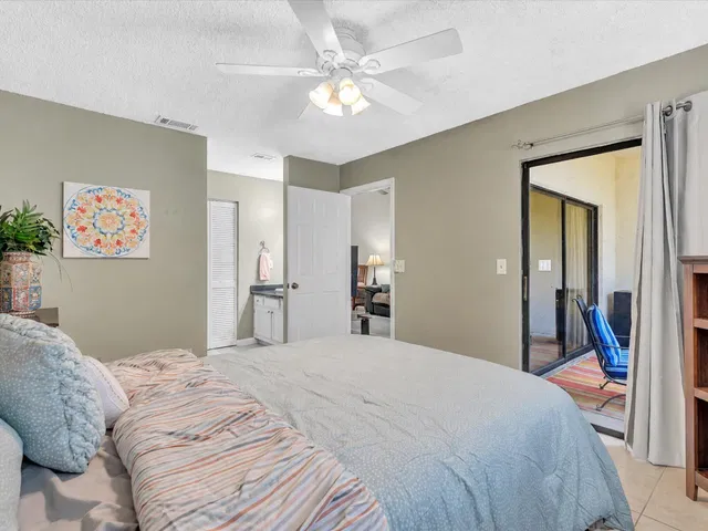 Unit L218 photo 32
