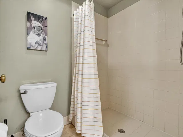 Unit L218 photo 36