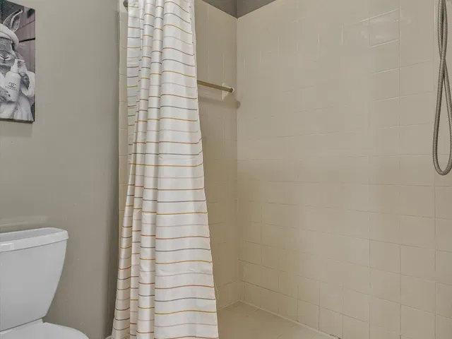Unit L218 photo 37