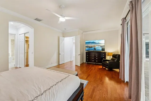 Residence photo 12