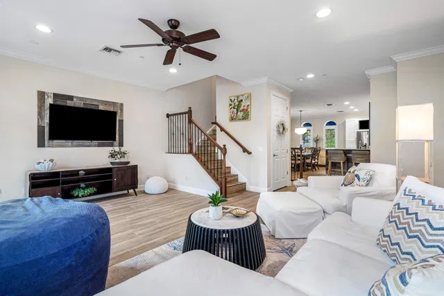 Residence photo 3