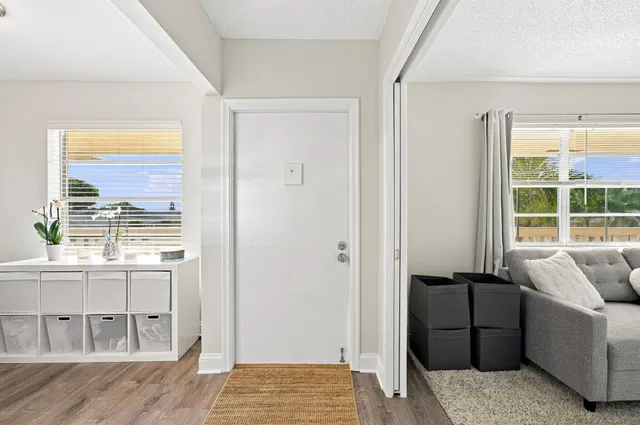 Unit 203 photo 3