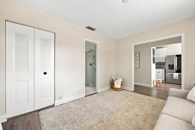 Unit 203 photo 6
