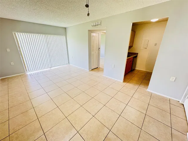 Unit 101 photo 3