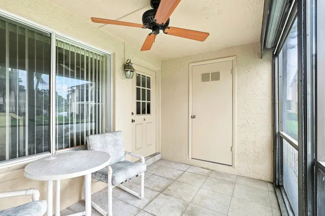 Unit B-1 photo 5