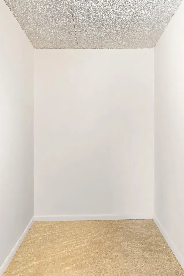 Unit B-1 photo 16