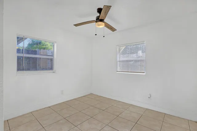 Residence photo 34