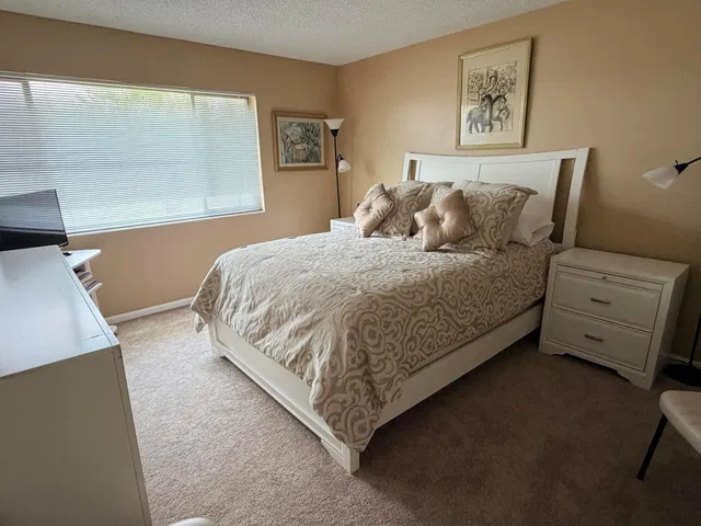 Unit 307 photo 9