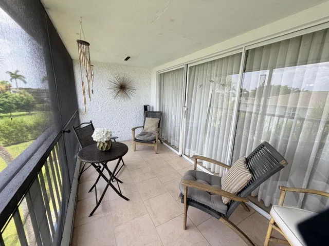 Unit 307 photo 15