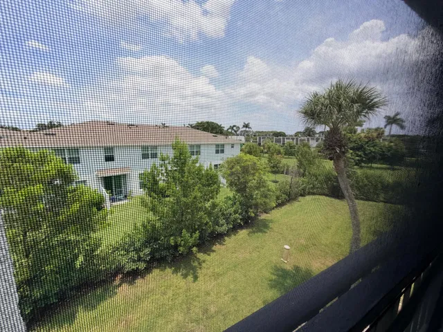 Unit 307 photo 16