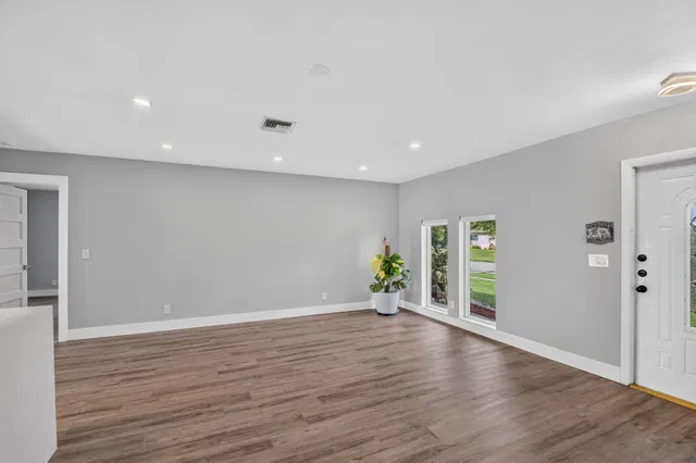  Residence photo 6