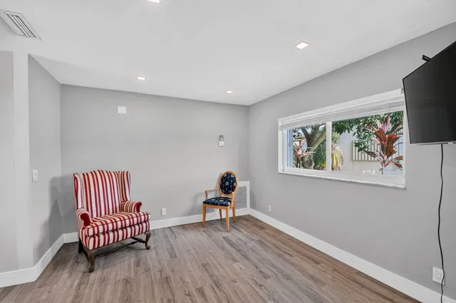  Residence photo 26