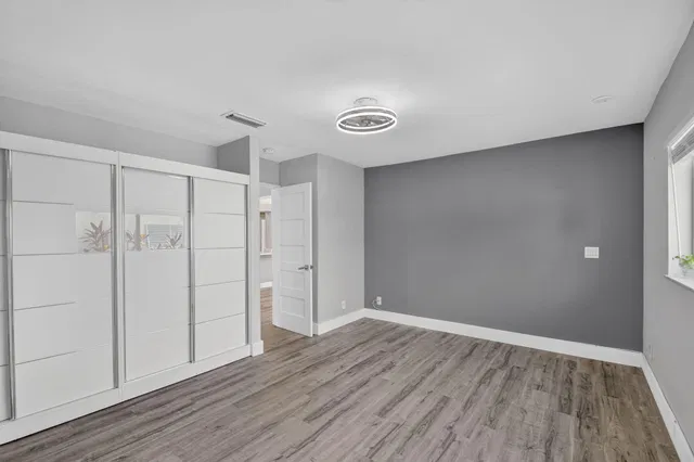  Residence photo 30