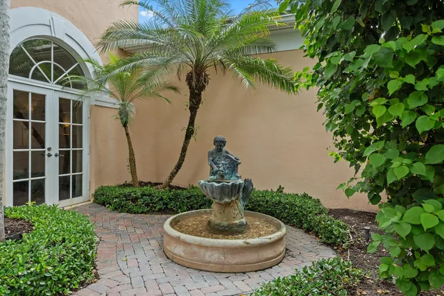 Residence photo 8