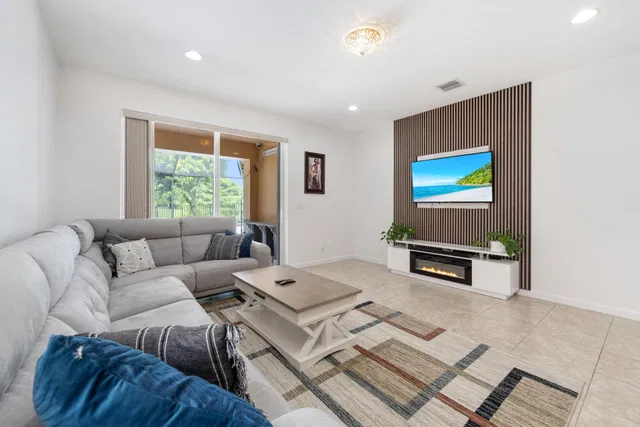 Residence photo 15