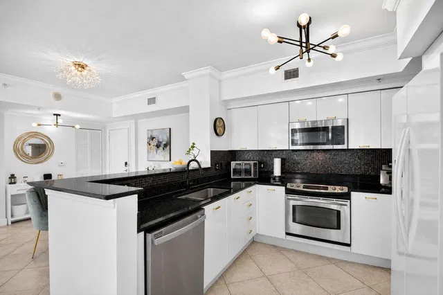 Casa Loma Boynton Unit 1009 photo 9