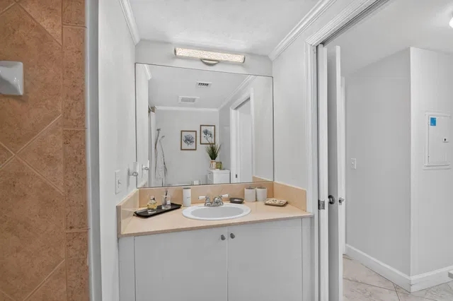 Casa Loma Boynton Unit 1009 photo 30