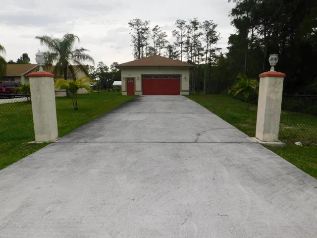 Residence photo 3