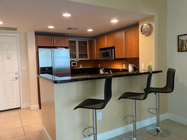 610 Clematis Unit 723 photo 4