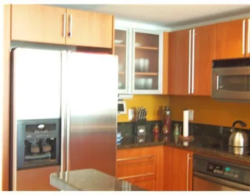 610 Clematis Unit 723 photo 11