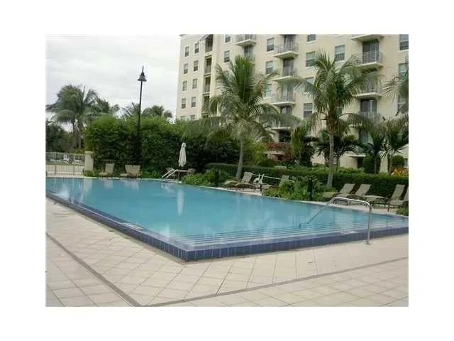 610 Clematis Unit 723 photo 17