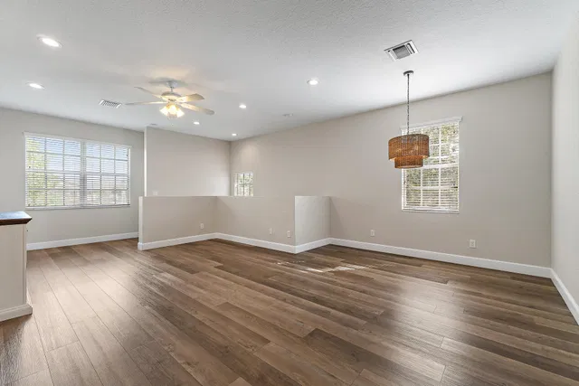  Unit 204 photo 4