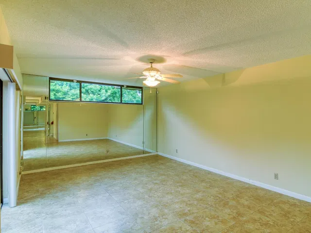 Unit Apt D photo 5