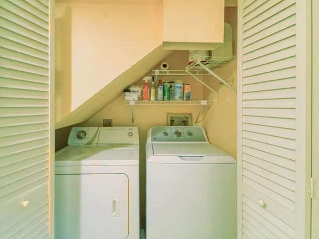 Unit Apt D photo 23