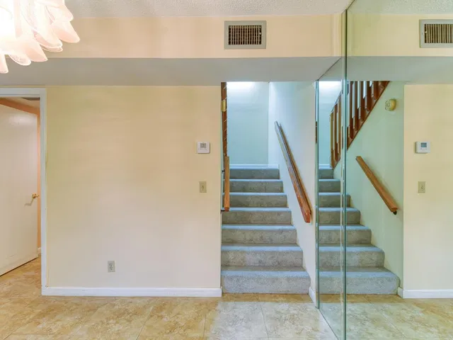 Unit Apt D photo 24